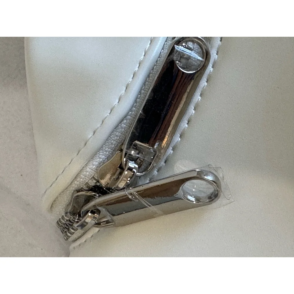 Women's Forever 21 White zip close silver chain vegan leather Shoulder Bag